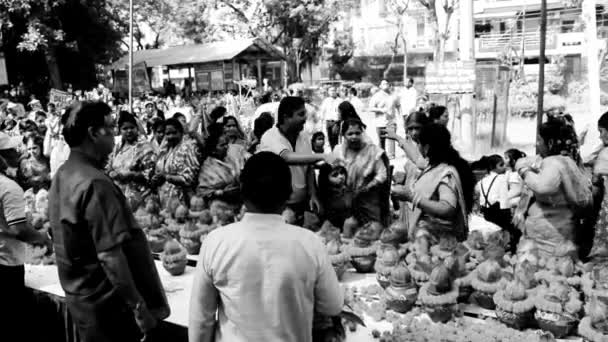 Nueva Delhi India Abril 2022 Mujeres Con Kalash Cabeza Durante — Vídeo de stock
