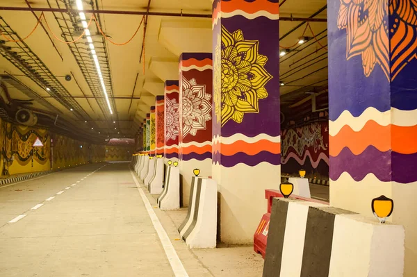 总理Narendra Modi将Pragati隧道和Pragati Maidan综合过境走廊项目的5个地下通道献给全国 Pragati隧道为交通开放 Pragati隧道为涂鸦开放 — 图库照片