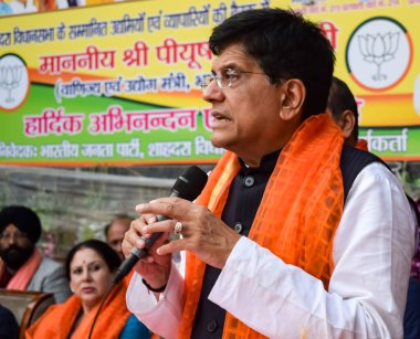 Yeni Delhi, Hindistan - 27 Kasım 2022 - Piyush Goyal Kabine Bakanı ve Bharatiya Janata Partisi (BJP) çekirdek üyesi MCD yerel seçimleri öncesinde BJP adayını desteklemek için düzenlenen mitingde 2022