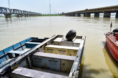 Ganga, Garh Mukteshwar, Uttar Pradesh, Hindistan, Ganga nehrinin Hindular için en kutsal nehir olduğuna inanılır.