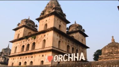 Orchha, Madhya Pradesh, Hindistan, Orchha kayıp şehir Hindistan, Hindistan arkeolojik siteleri Kraliyet Cenotapları 'nın Sabah Görüşü