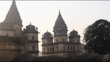 Orchha, Madhya Pradesh, Hindistan, Orchha kayıp şehir Hindistan, Hindistan arkeolojik siteleri Kraliyet Cenotapları 'nın Sabah Görüşü