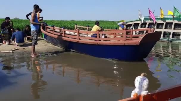 Vrindavan India Februari 2022 Yamuna River Uitzicht Vanaf Boot Dag — Stockvideo