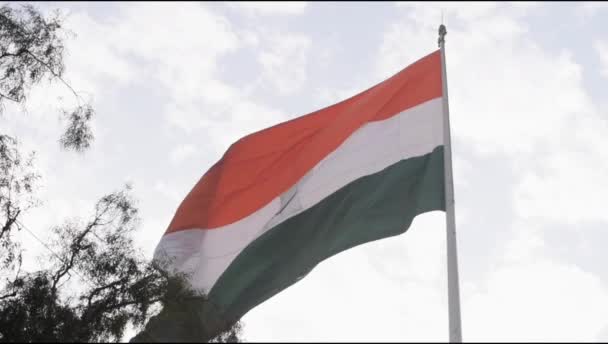 Slow Motion India Flag Flying High Connaught Place Pride Blue — Vídeo de Stock