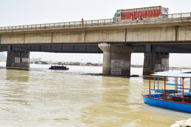 Ganga, Garh Mukteshwar, Uttar Pradesh, Hindistan, Ganga nehrinin Hindular için en kutsal nehir olduğuna inanılır.