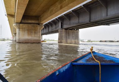 Ganga, Garh Mukteshwar, Uttar Pradesh, Hindistan, Ganga nehrinin Hindular için en kutsal nehir olduğuna inanılır.