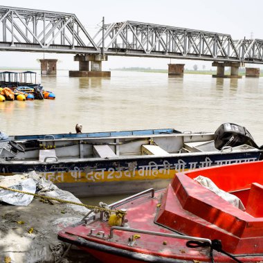 Ganga, Garh Mukteshwar, Uttar Pradesh, Hindistan, Ganga nehrinin Hindular için en kutsal nehir olduğuna inanılır.