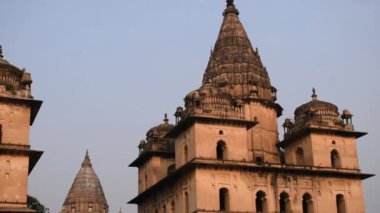 Orchha, Madhya Pradesh, Hindistan, Orchha kayıp şehir Hindistan, Hindistan arkeolojik siteleri Kraliyet Cenotapları 'nın Sabah Görüşü