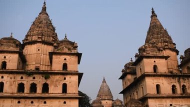 Orchha, Madhya Pradesh, Hindistan, Orchha kayıp şehir Hindistan, Hindistan arkeolojik siteleri Kraliyet Cenotapları 'nın Sabah Görüşü