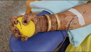 Kan bağışı kampındaki kan bağışı kampı her yıl 14 Haziran 'da, Balaji Tapınağı, Vivek Vihar, Delhi, Hindistan' da, kan bağışı için düzenlenen Dünya Kan bağışı gününde, Kan Bağışı Kampı 'nda el ele tutulur.