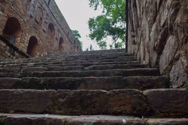 Connaught 'un ortasında yer alan Agrasen Ki Baoli (Step Well), Eski Delhi Arkeoloji İnşaatı' na yerleştirilmiştir.