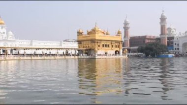 Amritsar, Punjab, Hindistan 'daki Altın Tapınağın (Harmandir Sahib) güzel manzarası, ünlü Hintli sih simgesi, Altın Tapınak, Amritsar, Hindistan' daki Sihlerin ana mabedi