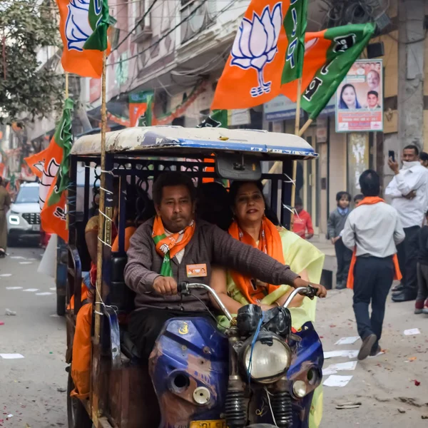 デリー インド 2022年12月2日インド人民党 Bjp のメガロードショー支援者パンカジ ルタラ氏が国会事故調地方自治体選挙2022に先立って推薦書を提出 — ストック写真