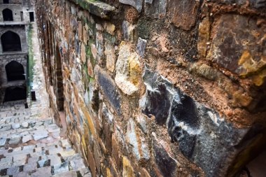Agrasen Ki Baoli - Connaught 'un ortasına yerleştirilen Step Well Yeni Delhi, Eski Arkeoloji İnşaatı
