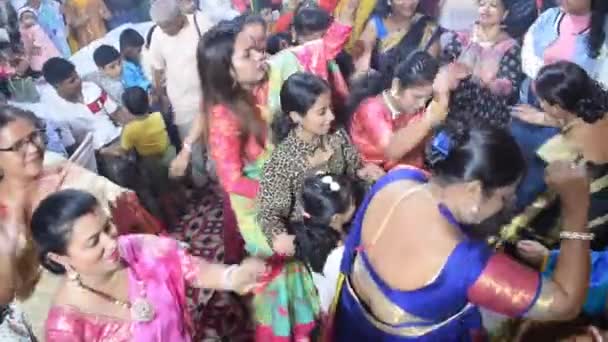 Delhi India Ottobre 2022 Devoti Esibiscono Danza Spirituale Davanti Durga — Video Stock