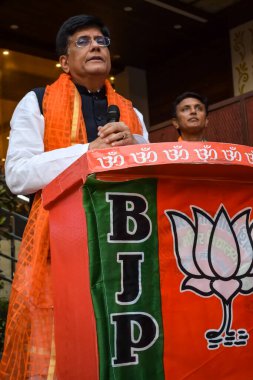 Yeni Delhi, Hindistan - 27 Kasım 2022 - Piyush Goyal Kabine Bakanı ve Bharatiya Janata Partisi (BJP) çekirdek üyesi MCD yerel seçimleri öncesinde BJP adayını desteklemek için düzenlenen mitingde 2022