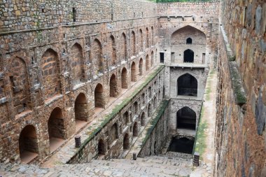 Agrasen Ki Baoli - Connaught 'un ortasına yerleştirilen Step Well Yeni Delhi, Eski Arkeoloji İnşaatı