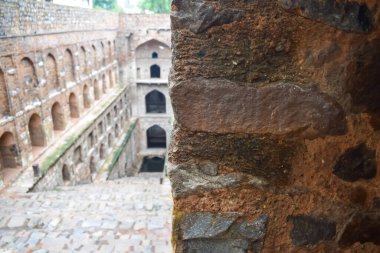 Agrasen Ki Baoli - Connaught 'un ortasına yerleştirilen Step Well Yeni Delhi, Eski Arkeoloji İnşaatı