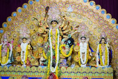 Tanrıça Durga, Hindistan 'ın en büyük Hindu Navratri festivali olan Güney Kolkata Durga Puja, Durga Puja Idol' a yakından bakıyor.