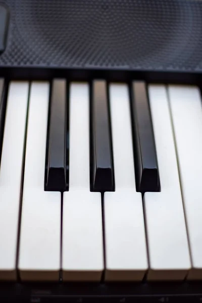Κοντινό Πλάνο Πλήκτρα Πιάνου Piano Μαύρο Και Άσπρο Πλήκτρα Και — Φωτογραφία Αρχείου