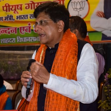 Yeni Delhi, Hindistan - 27 Kasım 2022 - Piyush Goyal Kabine Bakanı ve Bharatiya Janata Partisi (BJP) çekirdek üyesi MCD yerel seçimleri öncesinde BJP adayını desteklemek için düzenlenen mitingde 2022