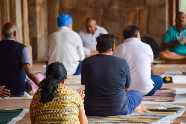 Neu Delhi Indien Mai 2023 Yoga Gruppenübungskurs Für Menschen Unterschiedlichen — Stockfoto