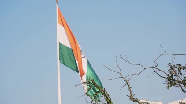 India Flag Flying High Connaught Place Pride Blue Sky India — kuvapankkivideo