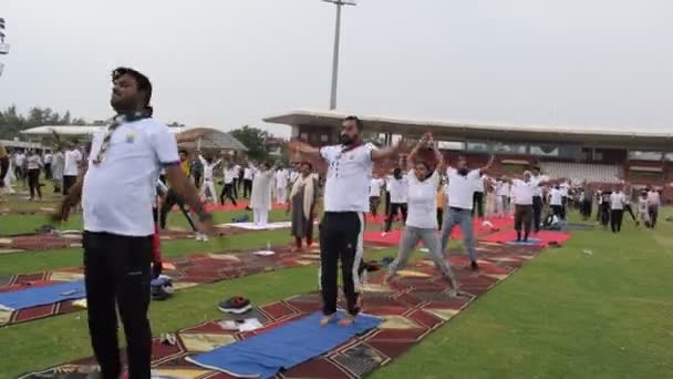Neu Delhi Indien Juni 2023 Gruppen Yoga Übungseinheit Für Menschen — Stockvideo