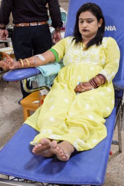 Delhi, Hindistan, 19 Haziran 2023 - Balaji Tapınağı, Vivek Vihar, Delhi, Hindistan 'da düzenlenen Kan bağışı kampında her yıl 14 Haziran' da kan bağışı günü, Temple 'da kan bağışı kampı