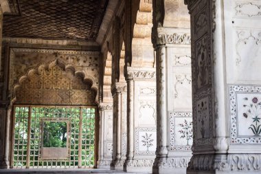 Lal Qila 'nın mimari detayları - Eski Delhi, Hindistan' daki Kızıl Kale, Delhi 'deki ünlü Hint şehirleri