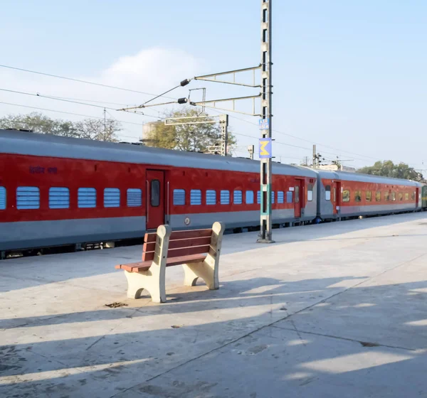 Amritsar Ινδία Απριλίου 2023 Ινδικό Τρένο Στο Σιδηροδρομικό Σταθμό Amritsar — Φωτογραφία Αρχείου