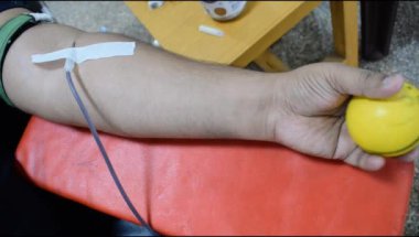 Kan bağışı kampındaki kan bağışı kampı her yıl 14 Haziran 'da, Balaji Tapınağı, Vivek Vihar, Delhi, Hindistan' da, kan bağışı için düzenlenen Dünya Kan bağışı gününde, Kan Bağışı Kampı 'nda el ele tutulur.