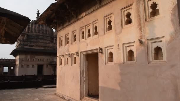 Gyönyörű Kilátás Nyílik Orchha Palace Fort Raja Mahal Chaturbhuj Templom — Stock videók