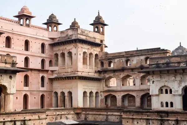Prachtig Uitzicht Orchha Palace Fort Raja Mahal Chaturbhuj Tempel Van — Stockfoto