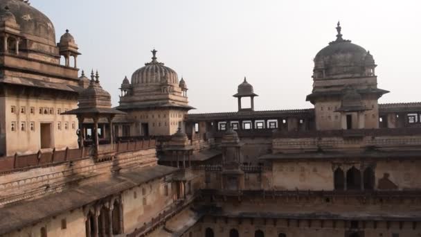 Vacker Utsikt Över Orchha Palace Fort Raja Mahal Och Chaturbhuj — Stockvideo