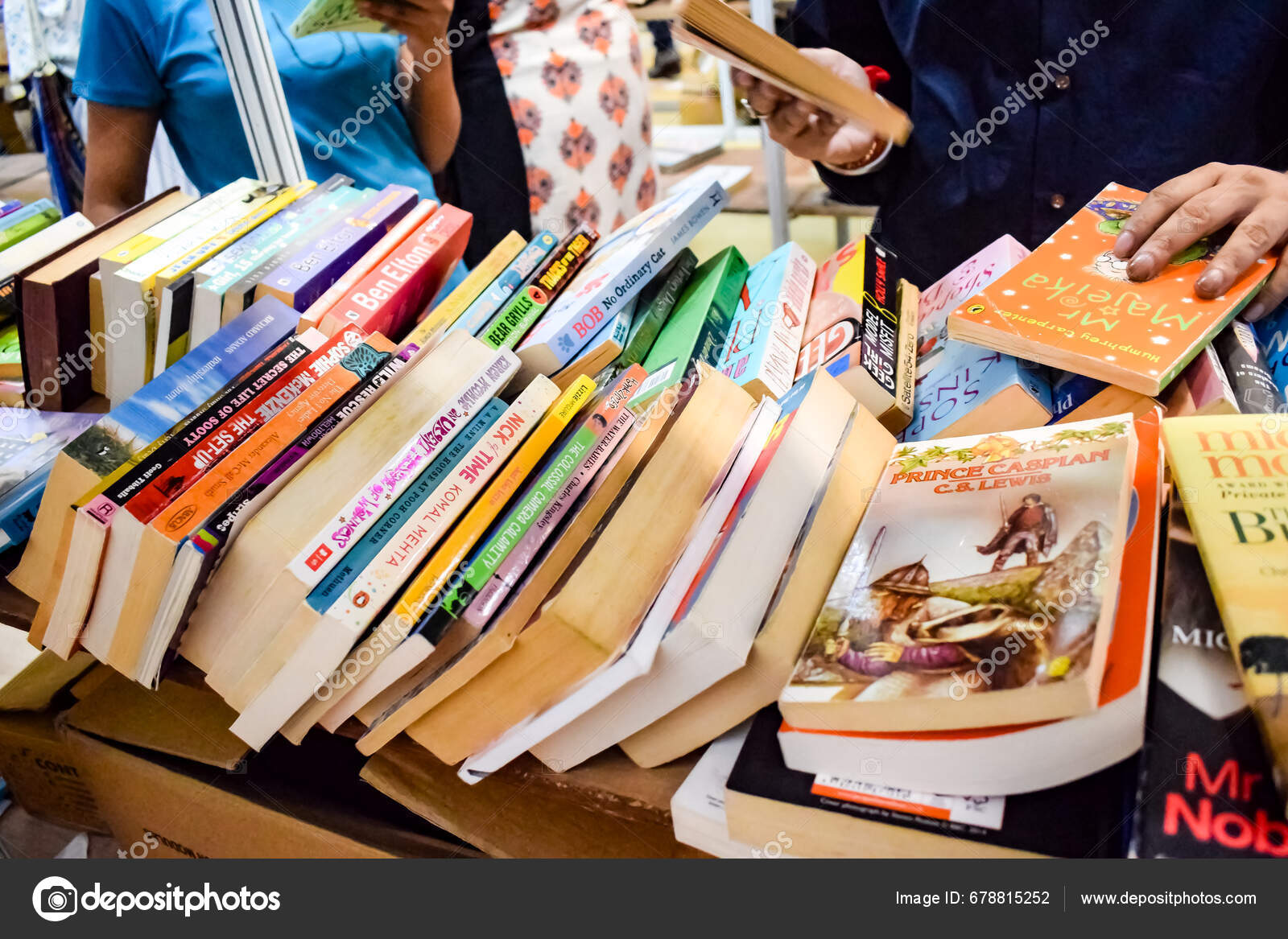 New Delhi India August 2023 Variety Books Shelf Book Stall – Stock