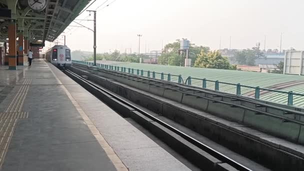 Yeni Delhi Hindistan Ekim 2023 Delhi Metro Treni Yeni Delhi — Stok video