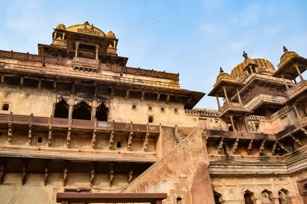 stock image Beautiful view of Orchha Palace Fort, Raja Mahal and chaturbhuj temple from jahangir mahal, Orchha, Madhya Pradesh, Jahangir Mahal (Orchha Fort) in Orchha, Madhya Pradesh, Indian archaeological sites