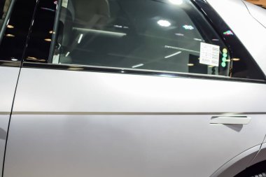 Noida, Uttar Pradesh, Hindistan, 28 Kasım 2023 - Otomobil Fuarı 2023 'te sergilenen tamamen otonom elektrik, dizel ve benzin otomobili. Otomobil geleceği için tasarlanmış yaratıcı bir araba.