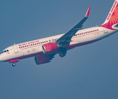 Yeni Delhi, Hindistan, 25 Aralık 2023 - Indra Gandhi Uluslararası Havaalanı A320 sefer sayılı Air India Airbus 'u Delhi' den havalanır.