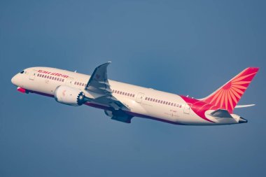 Yeni Delhi, Hindistan, 25 Aralık 2023 - Indra Gandhi Uluslararası Havaalanı A320 sefer sayılı Air India Airbus 'u Delhi' den havalanır.