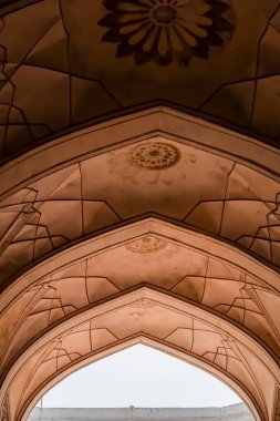 Lal Qila 'nın mimari detayları - Eski Delhi, Hindistan' daki Kızıl Kale, Delhi 'deki ünlü Hint şehirleri