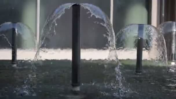 正式にデリーのプラハ マイダンとして知られるバラット マンダムの複合体の噴水 バラット マンダムの噴水 噴水の水 バラット マンダパム公園の噴水 — ストック動画