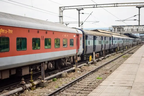 Amritsar India Febrero 2024 Tren Indio Plataforma Estación Tren Amritsar Imágenes De Stock Sin Royalties Gratis