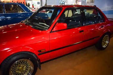 Noida, Uttar Pradesh, Hindistan, 28 Kasım 2023 - Otomobil Fuarı 2023 'te sergilenen tamamen otonom elektrik, dizel ve benzin otomobili. Otomobil geleceği için tasarlanmış yaratıcı bir araba.