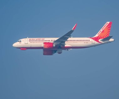 Yeni Delhi, Hindistan, 25 Aralık 2023 - Indra Gandhi Uluslararası Havaalanı A320 sefer sayılı Air India Airbus 'u Delhi' den havalanır.