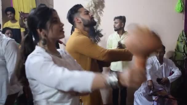 Delhi Índia Outubro 2023 Devotos Realizando Dança Espiritual Frente Durga — Vídeo de Stock