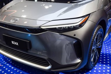 Noida, Uttar Pradesh, Hindistan, 28 Kasım 2023 - Otomobil Fuarı 2023 'te sergilenen tamamen otonom elektrik, dizel ve benzin otomobili. Otomobil geleceği için tasarlanmış yaratıcı bir araba.