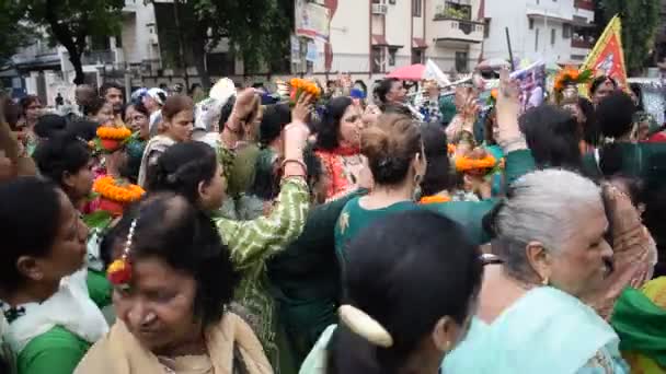 New Delhi Indie Březen 2024 Ženy Kalašem Hlavě Během Jagannath — Stock video