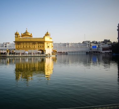 Altın Tapınağın güzel manzarası - Amritsar, Punjab, Hindistan 'daki Harmandir Sahib, Hindistan' ın ünlü Hint sih simgesi, Altın Tapınak, Amritsar, Hindistan 'daki Sihlerin ana mabedi